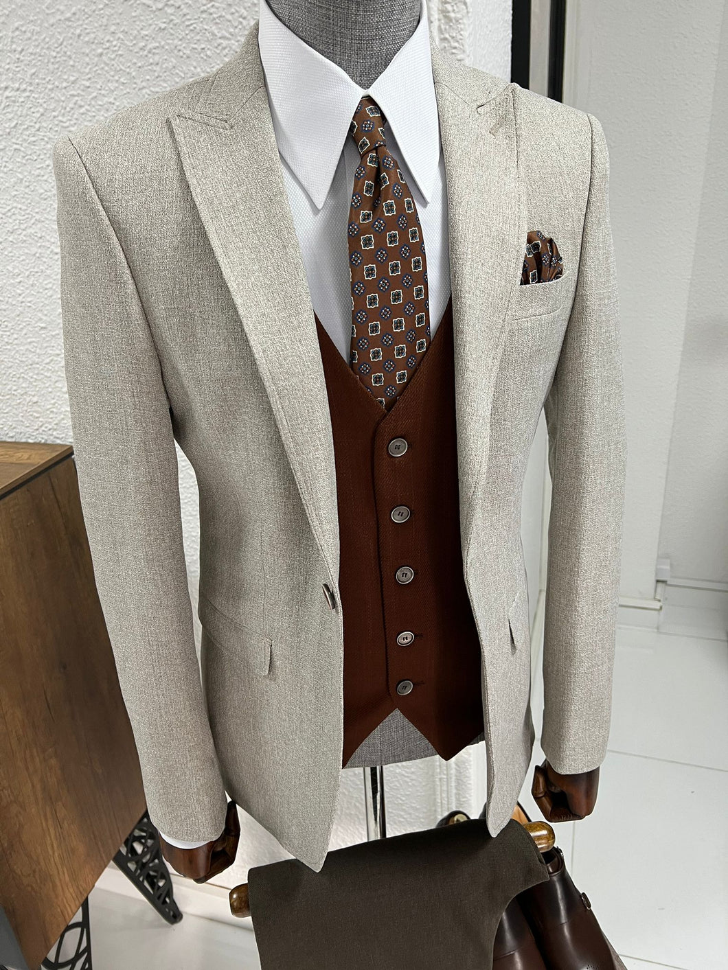 Brown & Beige Combination Suit – HolloMen